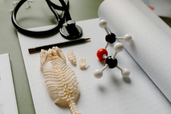 Pourquoi choisir un implant dentaire en turquie : entre qualité, prix et expertise